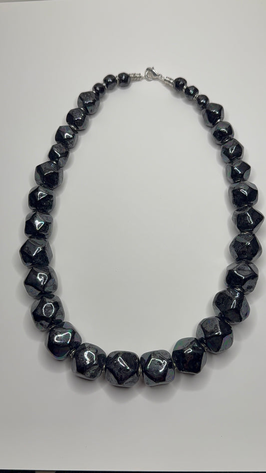 'Orca' 18in Ajabu Necklace (MOP)